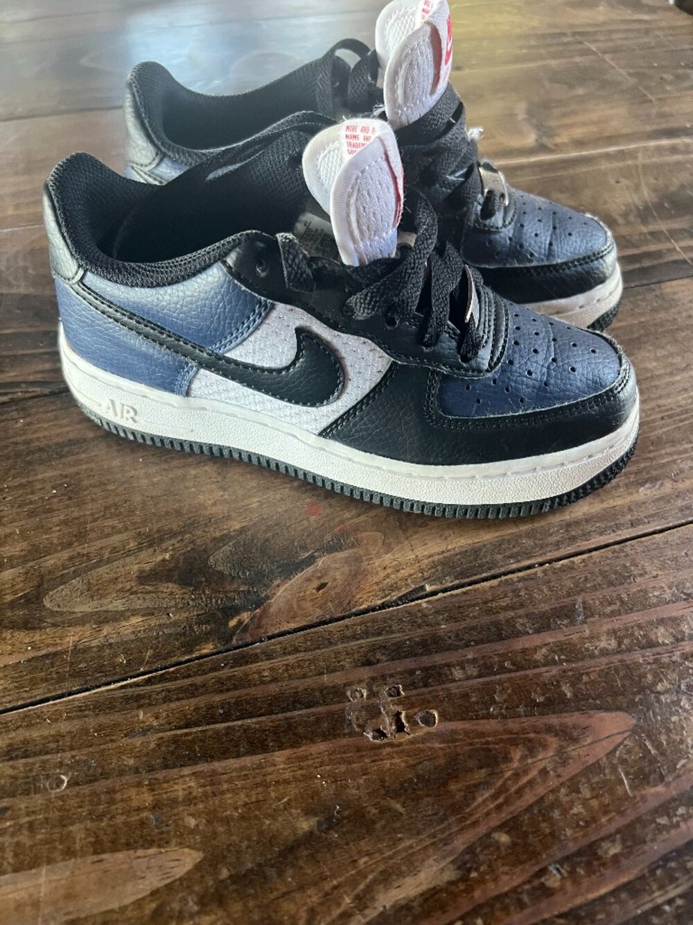 Boys Size 1 Nike Air Force 1